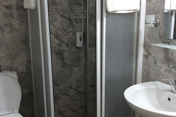 Room 16 of 29