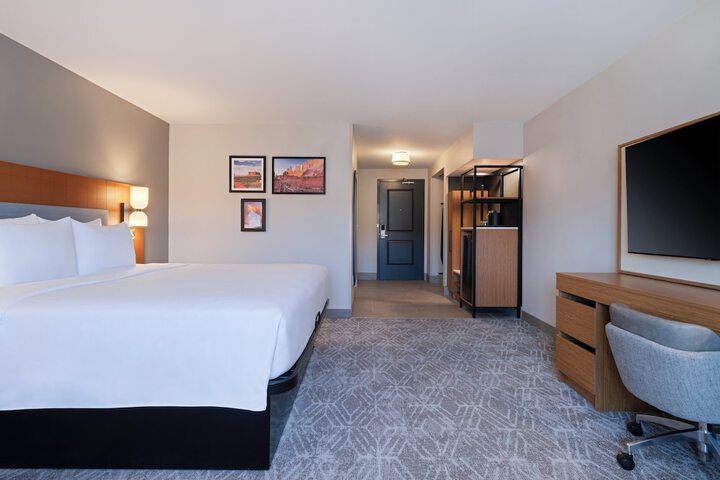 Room 18 of 60