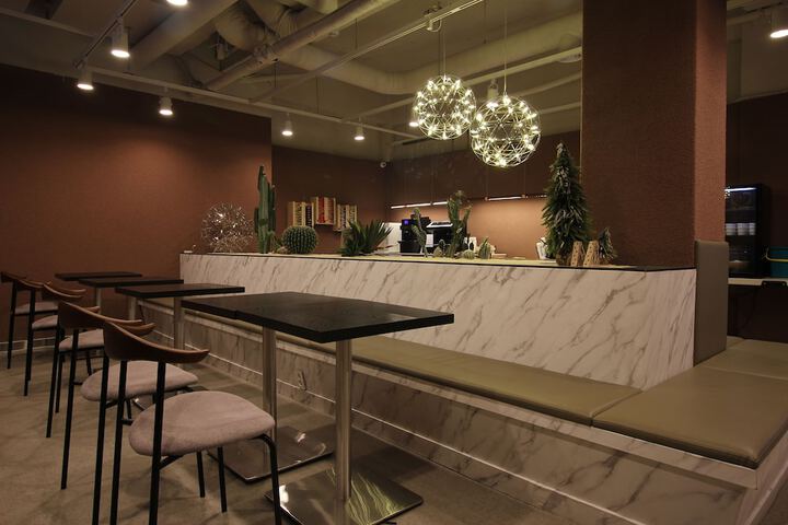 Dining 52 of 56