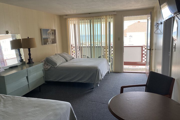 Room 10 of 84