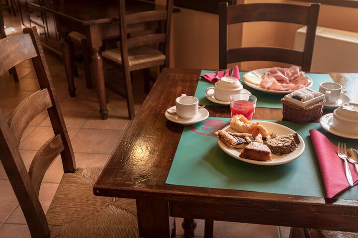 Breakfast/Coffee Service 99 of 113