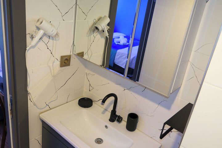 Room 43 of 121