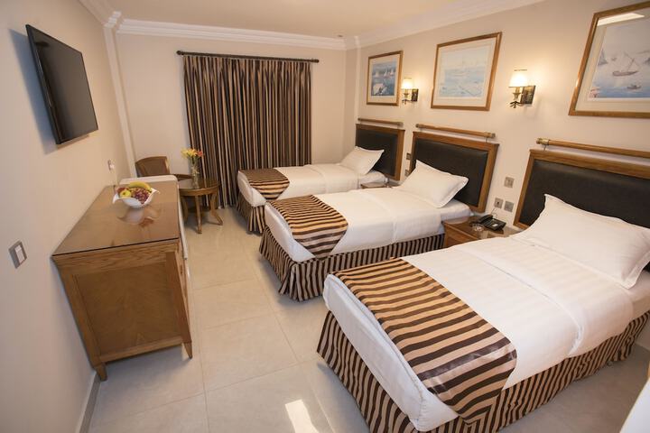 Room 14 of 36