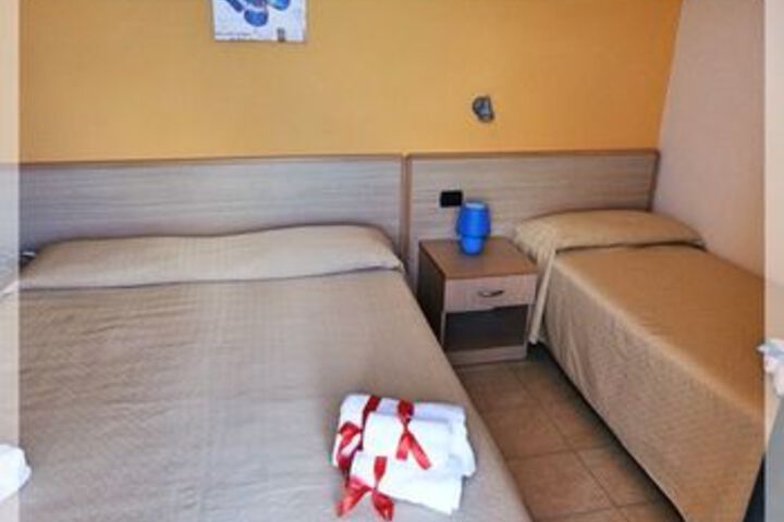 Room 25 of 70