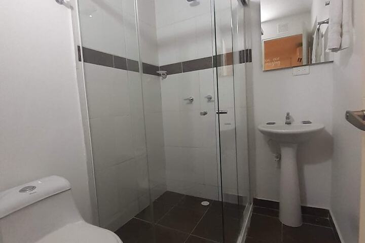 Room 6 of 10