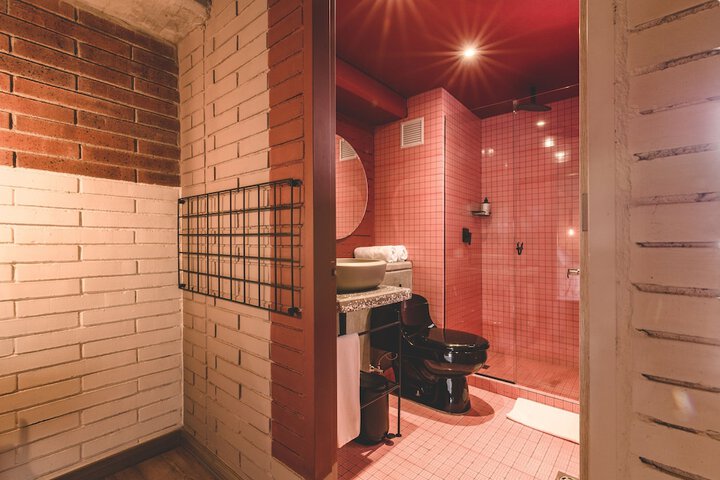Room 45 of 110