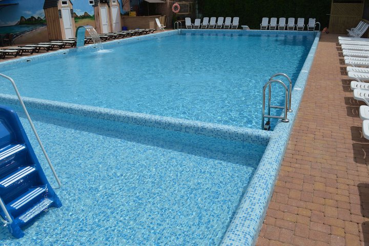 Pool Hotel