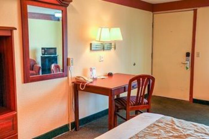 Room 9 of 29
