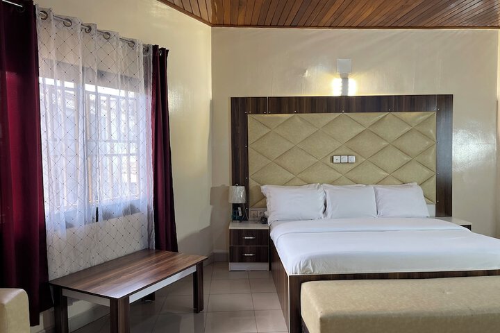Room 71 of 124