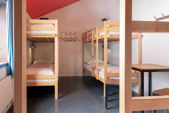 Room 16 of 39