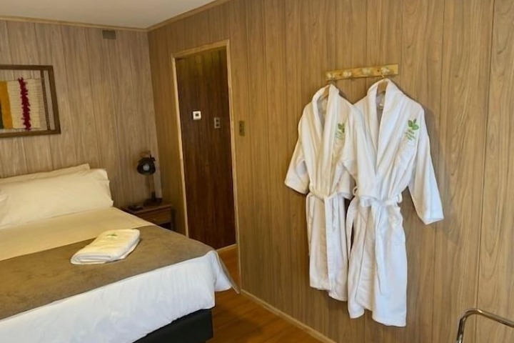 Room 5 of 14