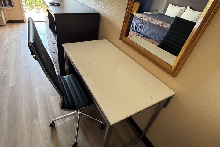 Room 33 of 58