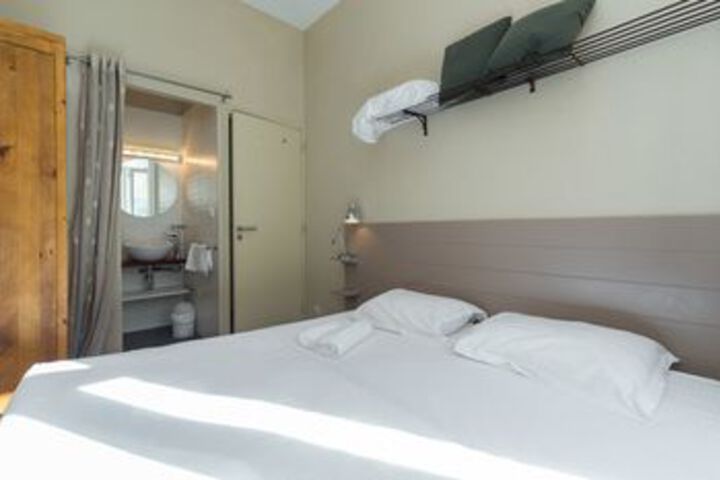 Room 6 of 20