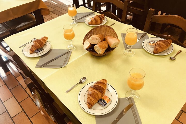 Breakfast/Coffee Service 54 of 80