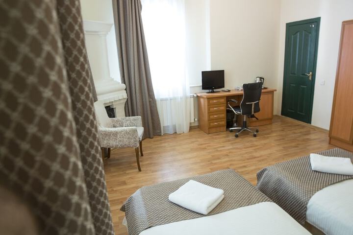 Room 13 of 79