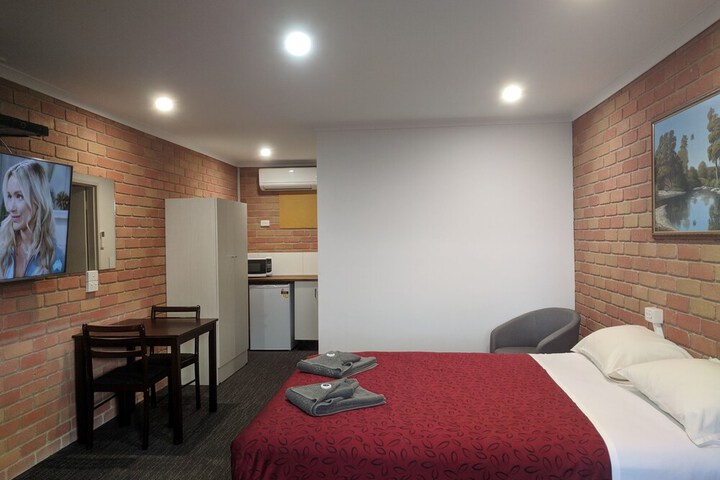 Room 30 of 74
