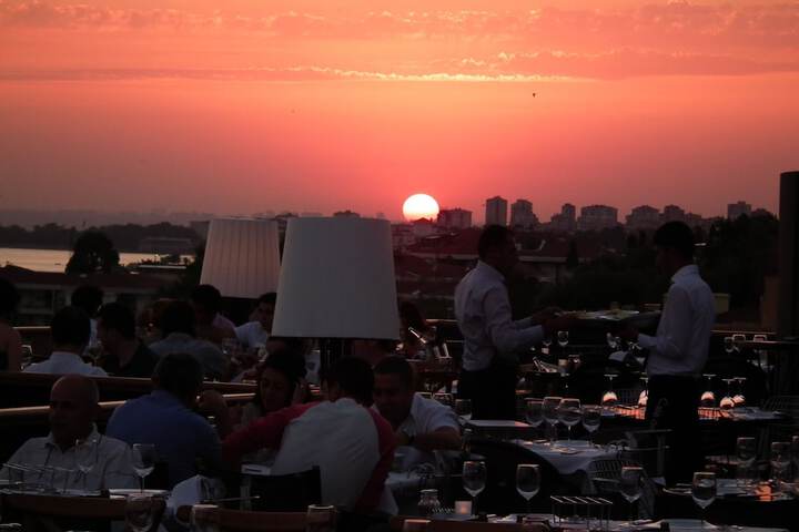 Dining 59 of 64