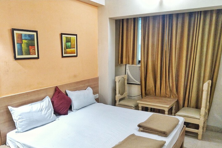 Room 2 of 29