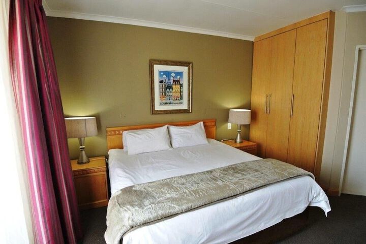 Room 6 of 42
