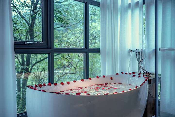 Room 112 of 156
