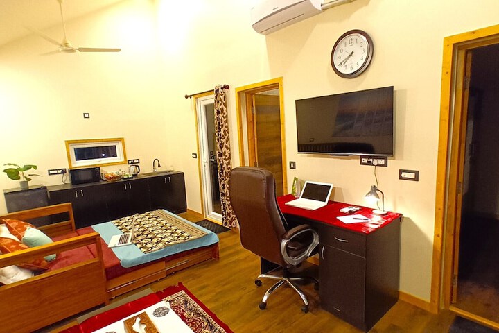 Room 76 of 195