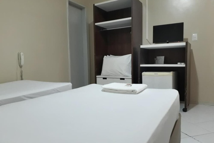 Room 8 of 17