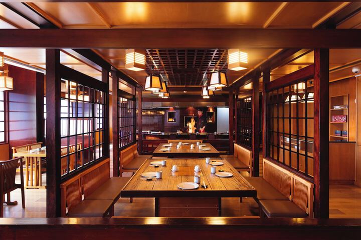 Dining 34 of 55