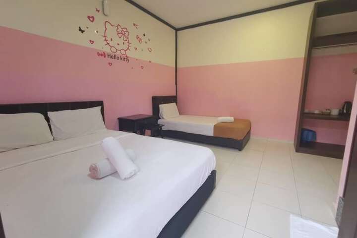Room 12 of 26