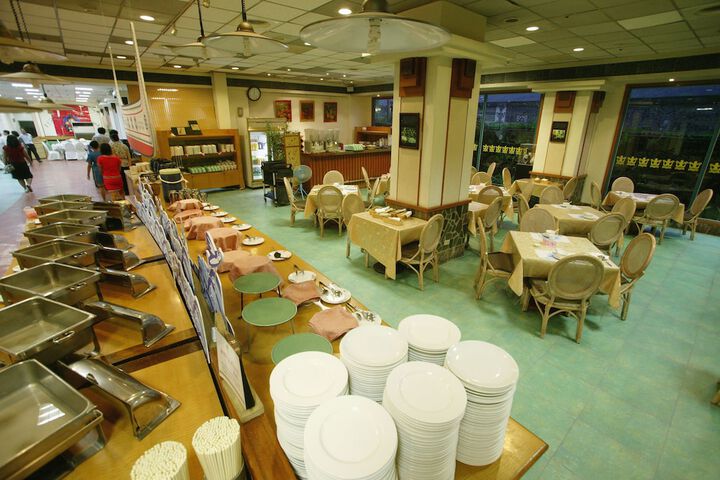 Dining 33 of 36