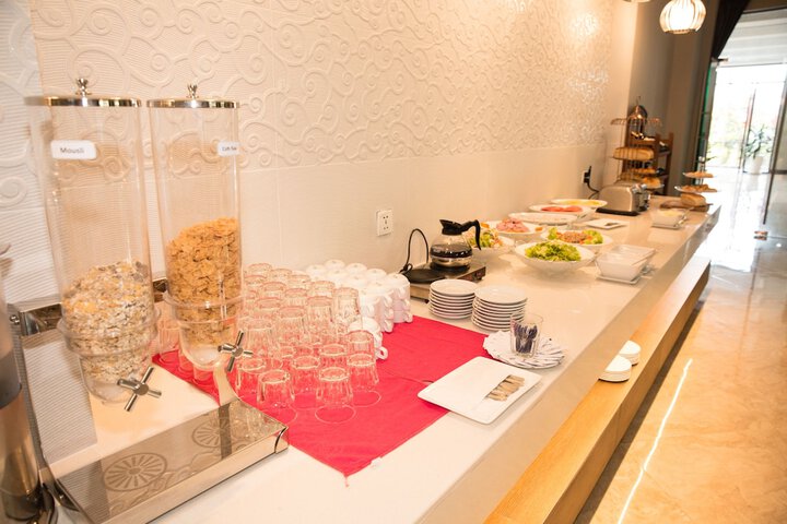 Breakfast/Coffee Service 115 of 145
