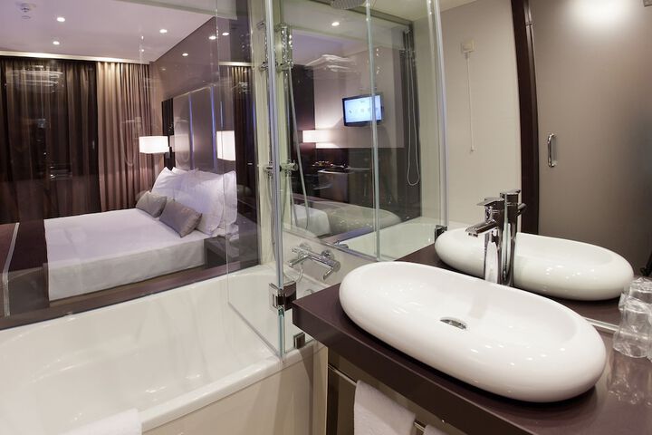 Room 44 of 92