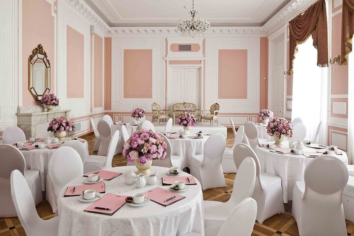 Ballroom/Hall 86 of 99