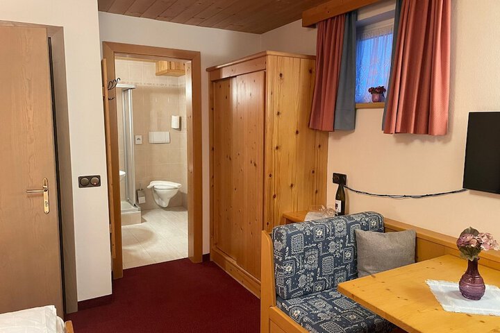 Room 11 of 44