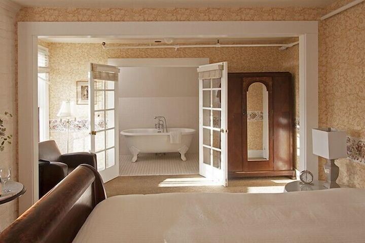 Room 7 of 15