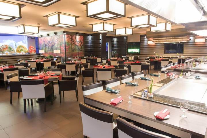 Dining 40 of 65