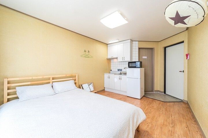 Room 12 of 63