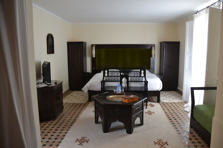 Room 5 of 76