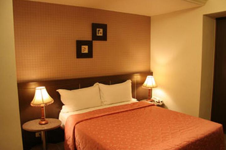 Esquire Hotel