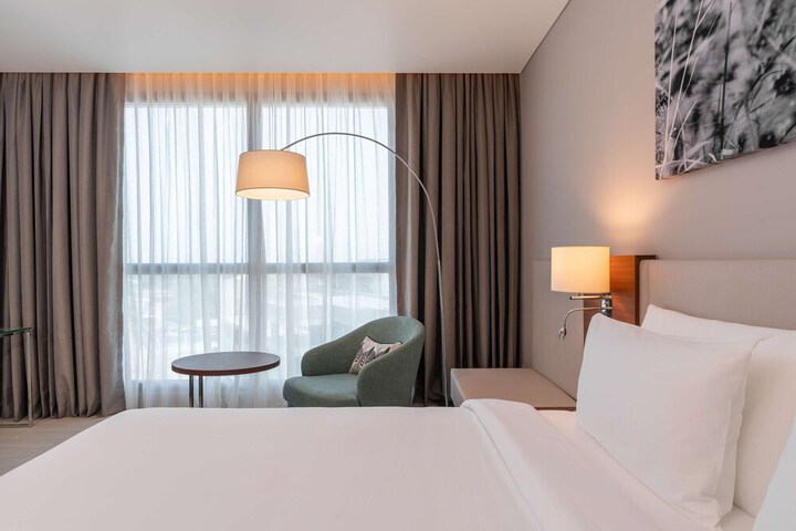 Room 34 of 108