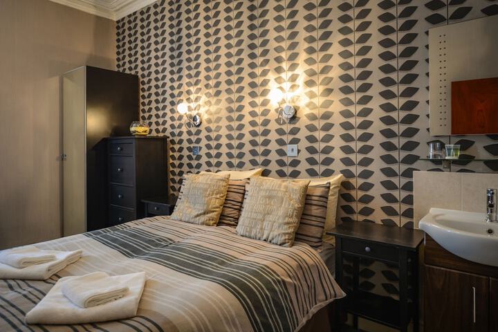Room 4 of 54