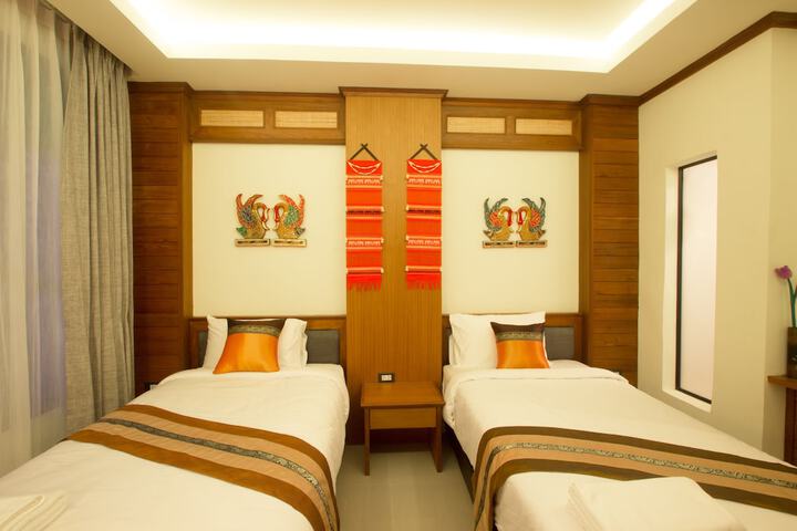Room 11 of 40