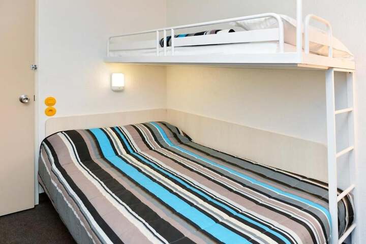 Room 5 of 12