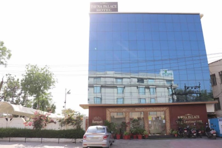 Pavna Palace Hotel
