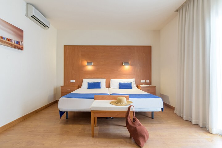 Room 9 of 89