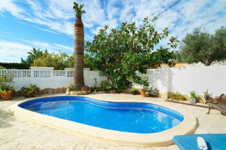 Pool 19 of 33