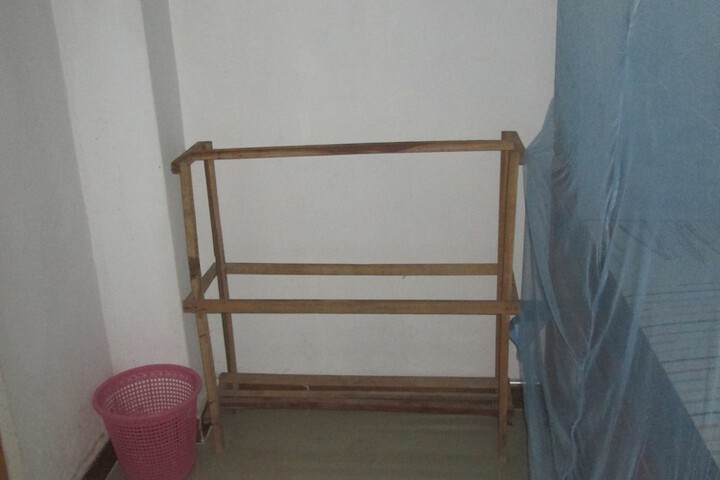 Room 12 of 33