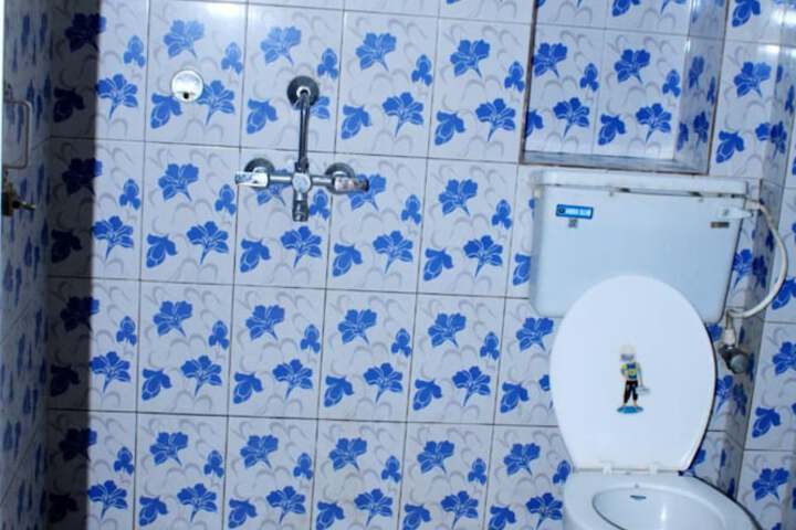 Room 18 of 23