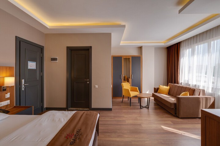 Room 12 of 48
