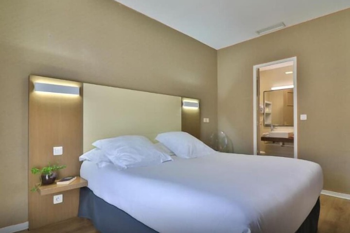Room 36 of 87