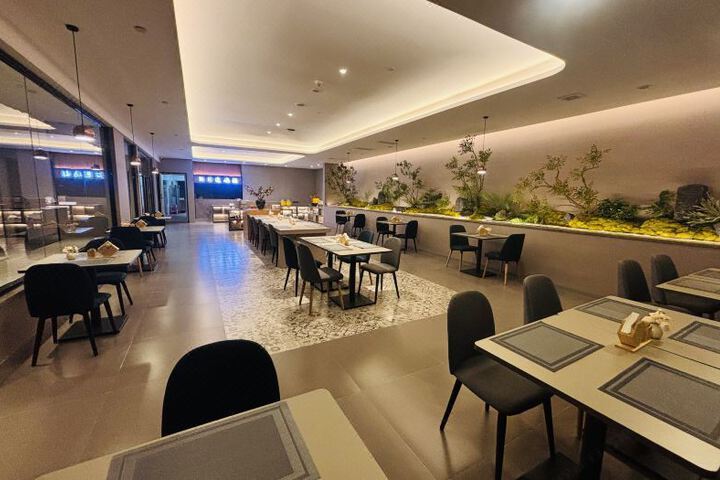 Homeinn Selected Hotel (Kunming North Bus Metro Station)
